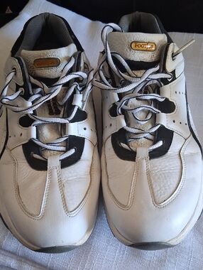 FootJoy White and Black Leather Golf Shoes with Gold Logo
